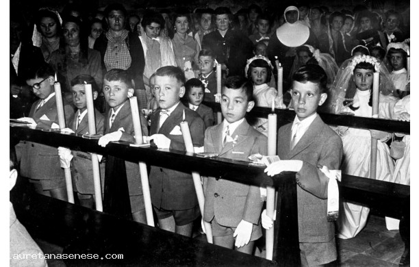 1957 - Alcuni partecipanti alla prima comunione