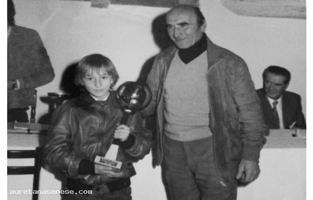 1984 - Premio a un giovanissimo podista