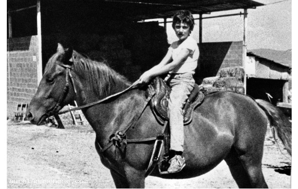 1976 - A cavallo intorno casa