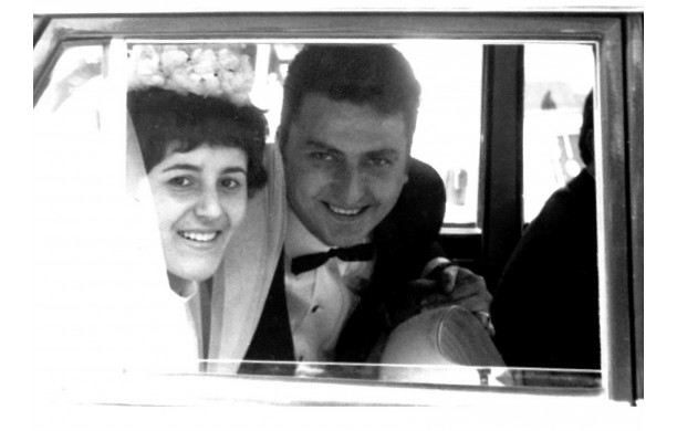 1968, Luned 29 Aprile - Giovanni e Anna in auto dopo la cerimonia religiosa