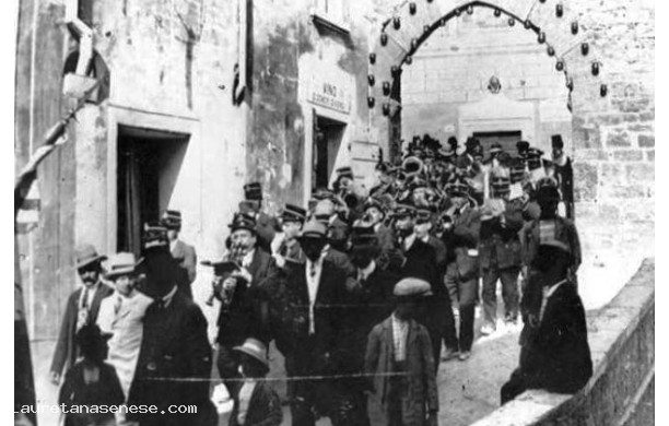 1912 - La banda in uscita da Rapolano Terme