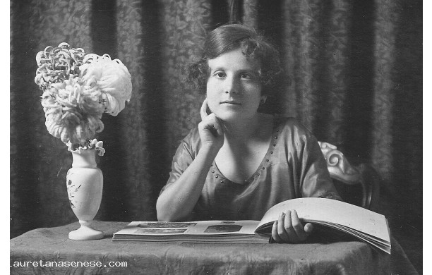 1923 - Teresa Petrioli, giovinetta