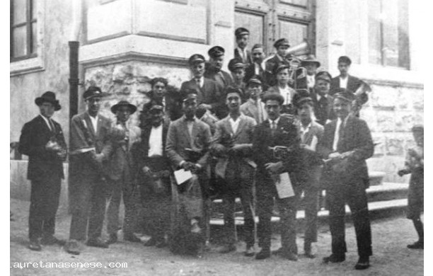1925 - Il gruppo dei musicanti