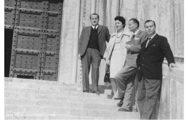 1962, 6 Ottobre - Gita a Gubbio dei montepaschini ascianesi