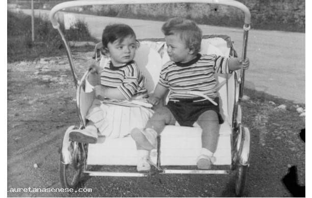 1964 - Gemelli in carrozzina