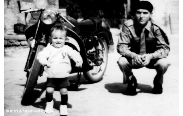 1968 - Alberto Tognaccini con il nipotino