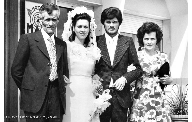 1971, Domenica 27 Giugno -Mario  e Marisa con i genitori dello sposo