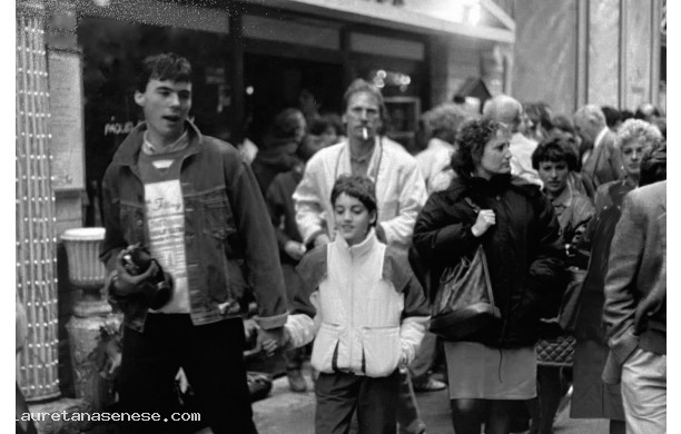 1987 - A spasso per Parigi durante una gita