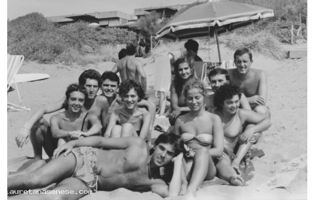 1979 - Una sera con gli amici al mar .......