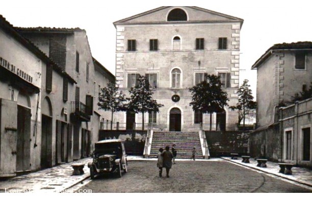 1930 - Piazza Garibaldi e il palazzo della Pretura sullo sfondo