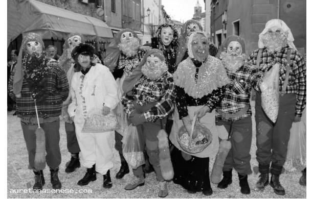 2006 - Carnevale Di Meio: Gruppo di Maschere Adulte