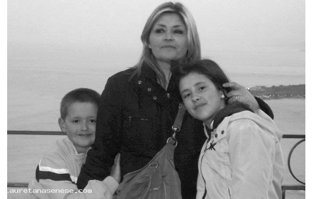 2012 - La chioccia al mare con i pulcini