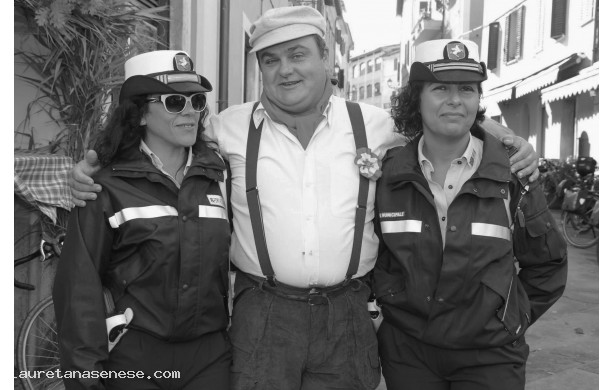 2013 - Luca intrattiene pubbliche relazioni