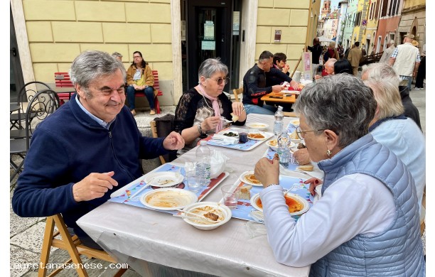 2024, Domenica 13 Ottobre - Enzo si rivede in paese attratto dalla ribollita