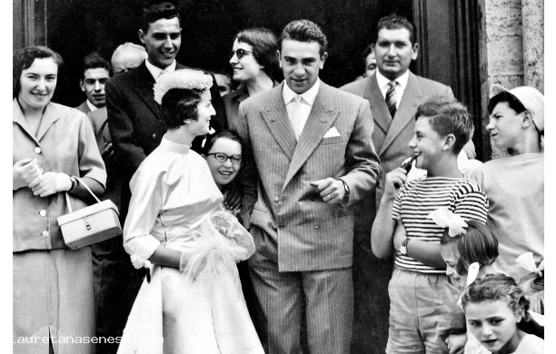 1956, Sabato 1 Settembre - Ampelio e Loriana all'uscita dalla chiesa