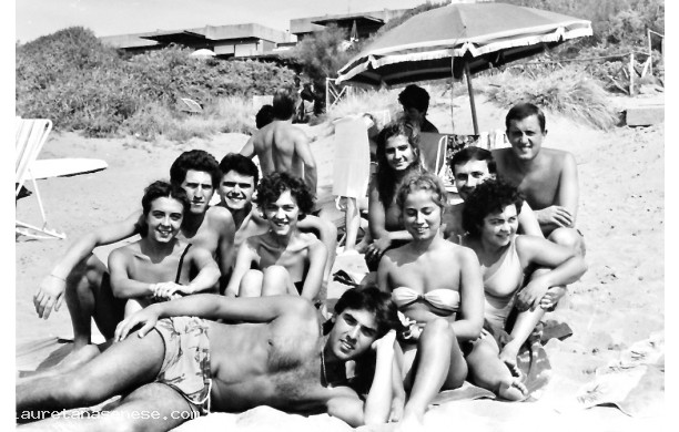 1979 - Una sera con gli amici al mar .......