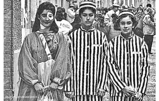 1989 - Maschere vestite da carcerate