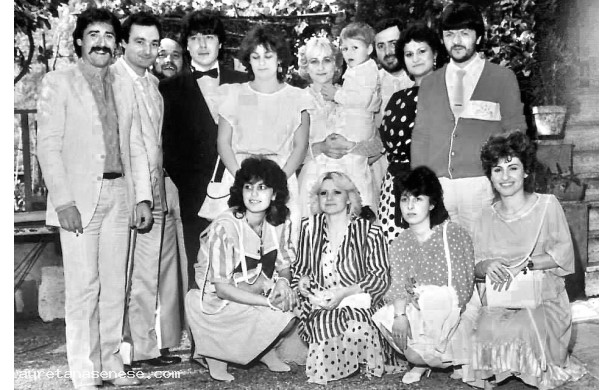 1983,  Domenica 29 Maggio - Gli sposi con alcuni amici