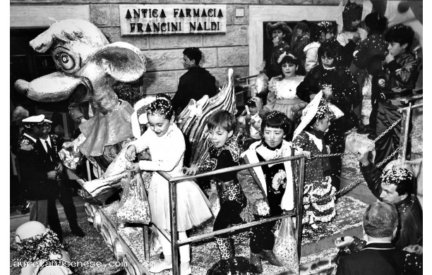 1989 - il carro dei Topolini alla sfilata di Carnevale