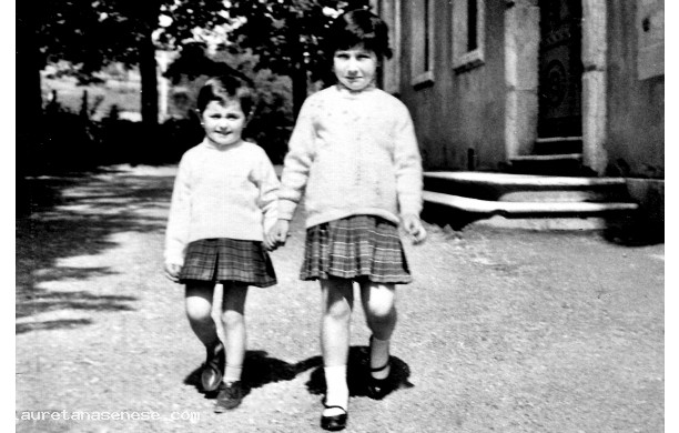 1961 - Due bimbe di via Mazzini
