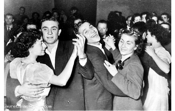 1953 - Giovani ballerini al Ravvivati