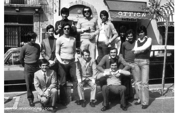 1975? - Gita di studenti del Sarrocchi con il Prof. di Tecnologia