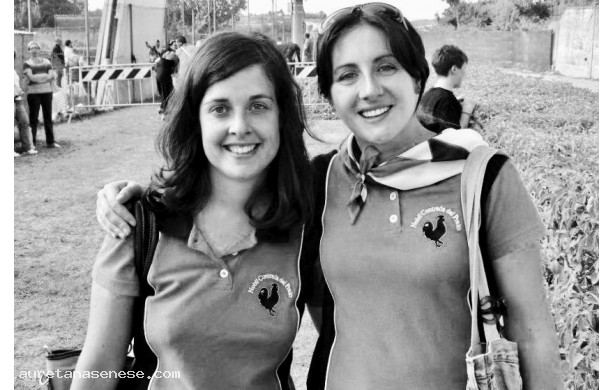 2011, Settembre - Due belle contradaiole del Prato