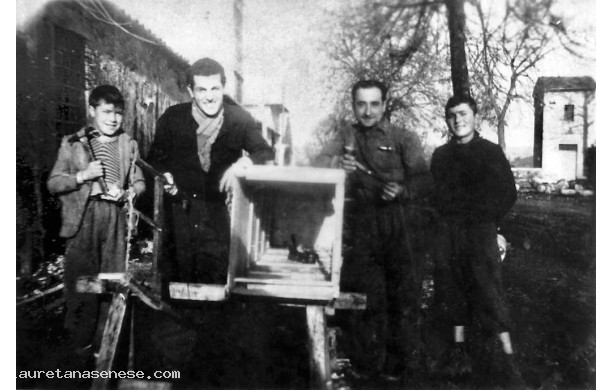 1948 - Falegnami all'opera dietro le tribune dello Stadio