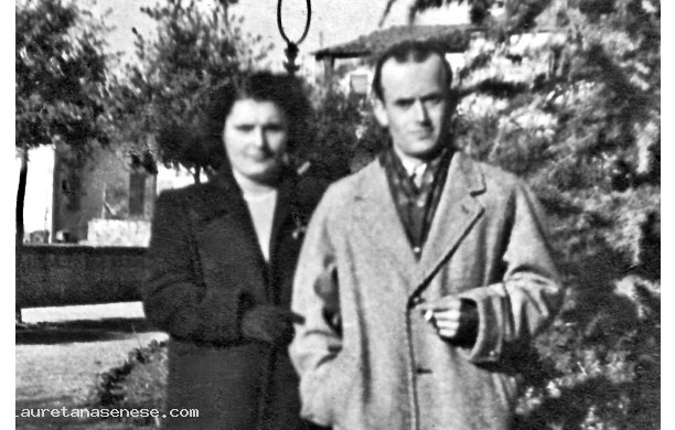 1954 - Neda e Pierino ai giardini