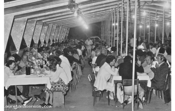 1979 - Garbo dOro, cena sotto il capannone metallico fornito dalla 2MA