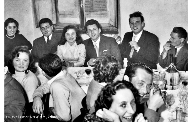 1957, Domenica 29 Dicembre - Bruna e Aldo in primo piano
