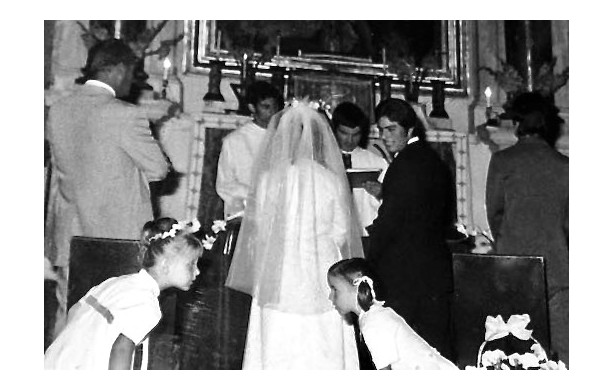 1971, Sabato 10 Luglio - Franco e Vilma in chiesa
