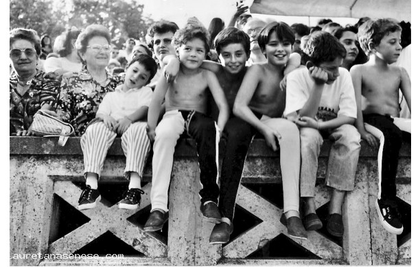1993, Settembre - Spettatori al palio in tribuna