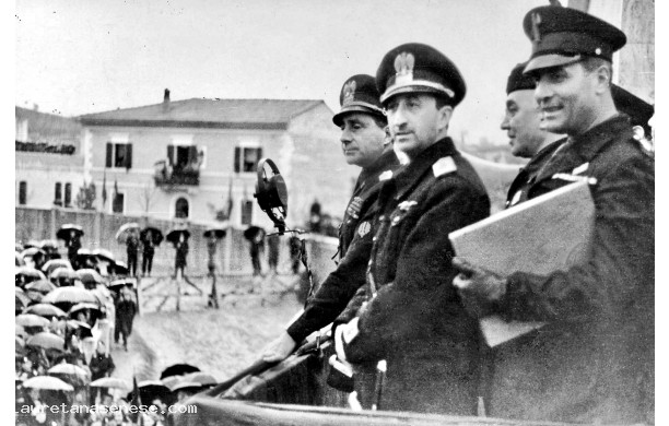 1937, Sabato 27 Novembre - Achille Starace inaugura la Casa del Fascio