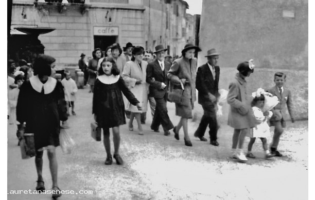 1943, Giovedi 29 Aprile - Corteo matrimoniale diretto alla Collegiata