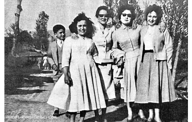 1957 - Claudio Soldati che ammira le belle citte più grandi