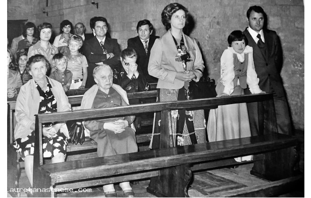 1975, Domenica 14 Settembre - I parenti degli sposi in chiesa