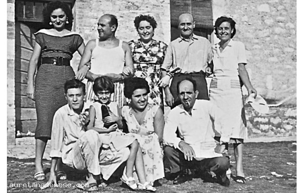 1955 - Foto ricordo per la Cresima di Serenella Cantini