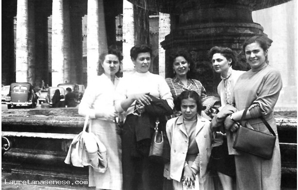1957 - Donne in Vaticano