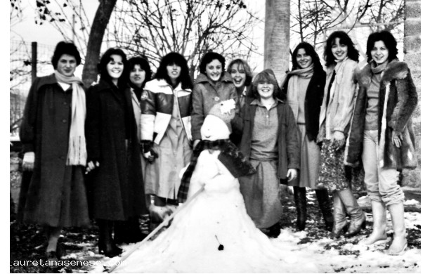 1977 - Le camiciaie e la neve