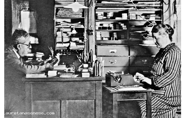 1946 - Amedeo e Ada Fabbri alla scrivania