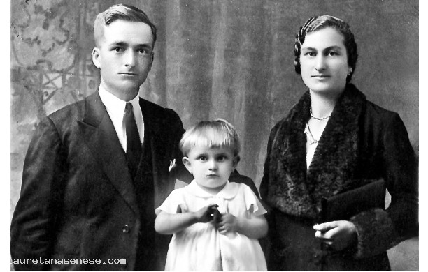 1935 - I nonni e la mamma di Paola