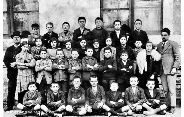1926 - Gruppo di scolari di quinta Elementare nati nel 1915