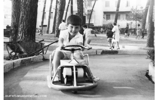 1969 - Al mare nelle macchinine elettriche