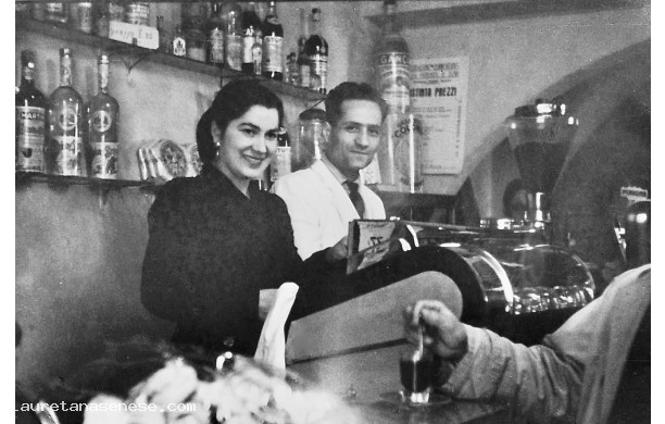 1961  Terzino e Gina al Bar Guidi