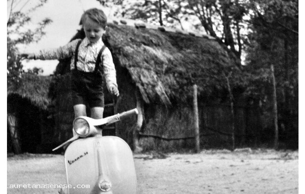 1966 - In bilico sul vespino