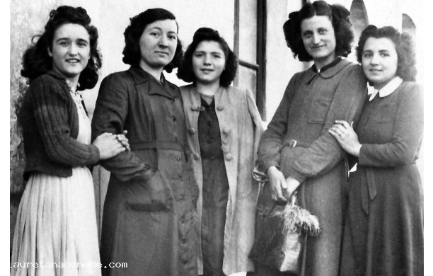 1946 - Gruppo di ragazze nel dopo guerra