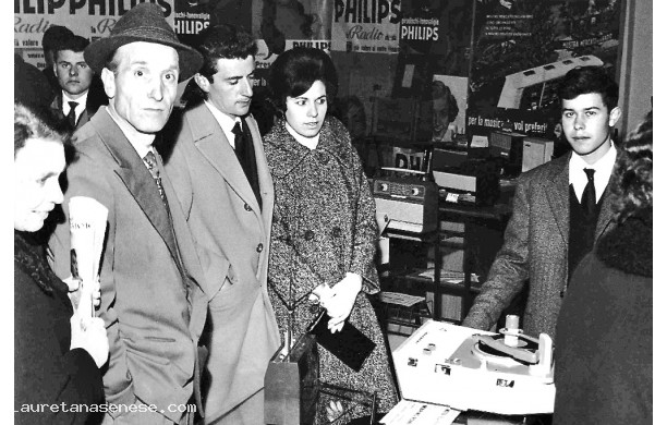 1962, Marzo - Mostra Mercato della Radio - Visitatori