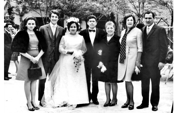 1969, Lunedì 5 Maggio - Grazia e Pietrino con i suoi parenti