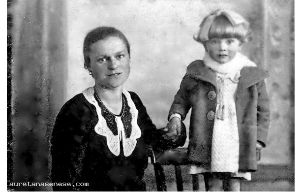 1938 - Mamma e figlia dal Fotografo